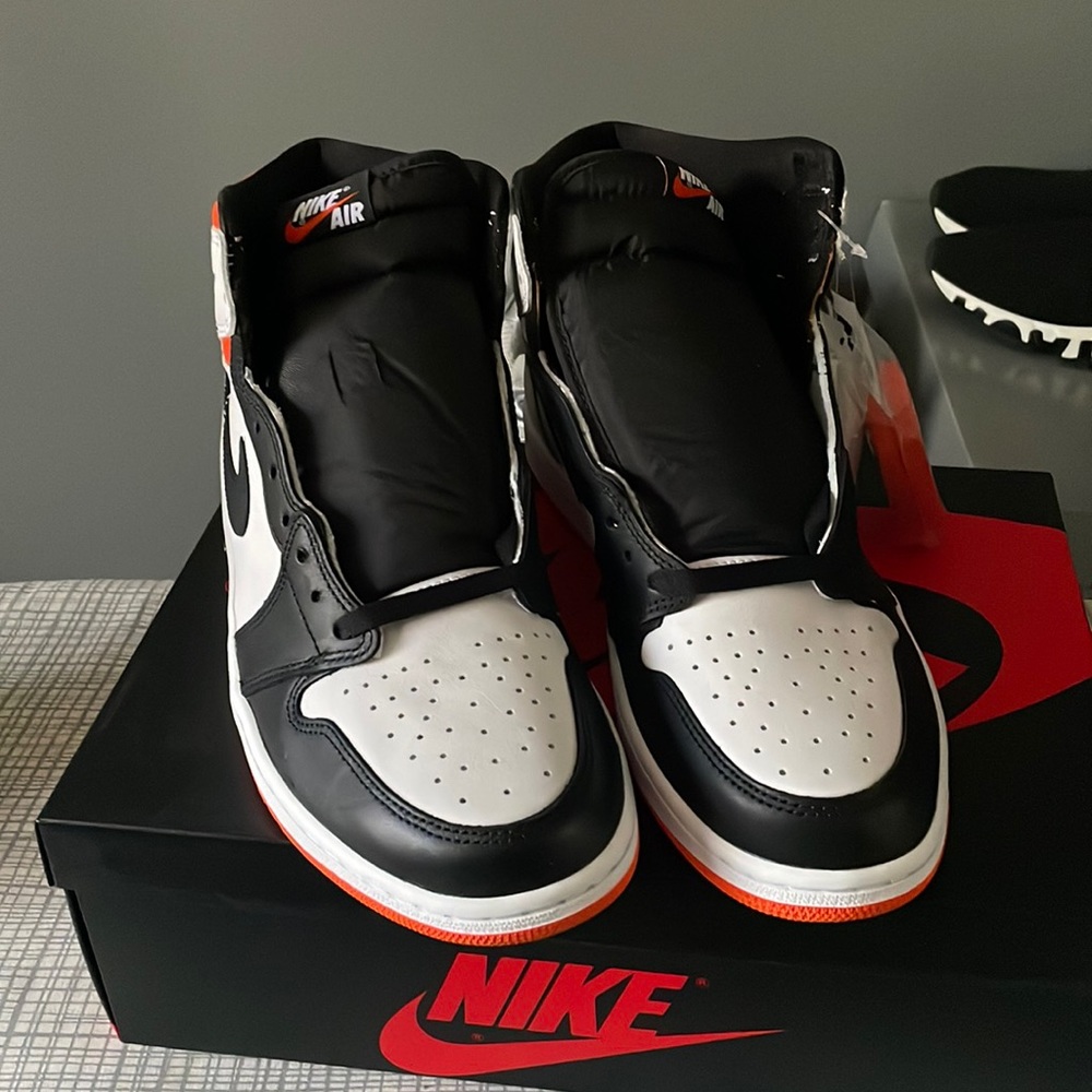 Jordan 1 electric orange